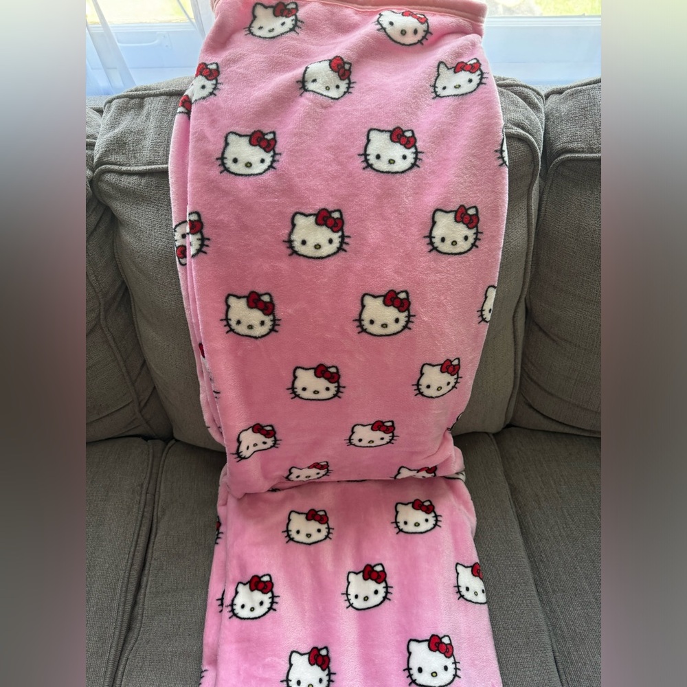 Hello Kitty Pink Face Blanket